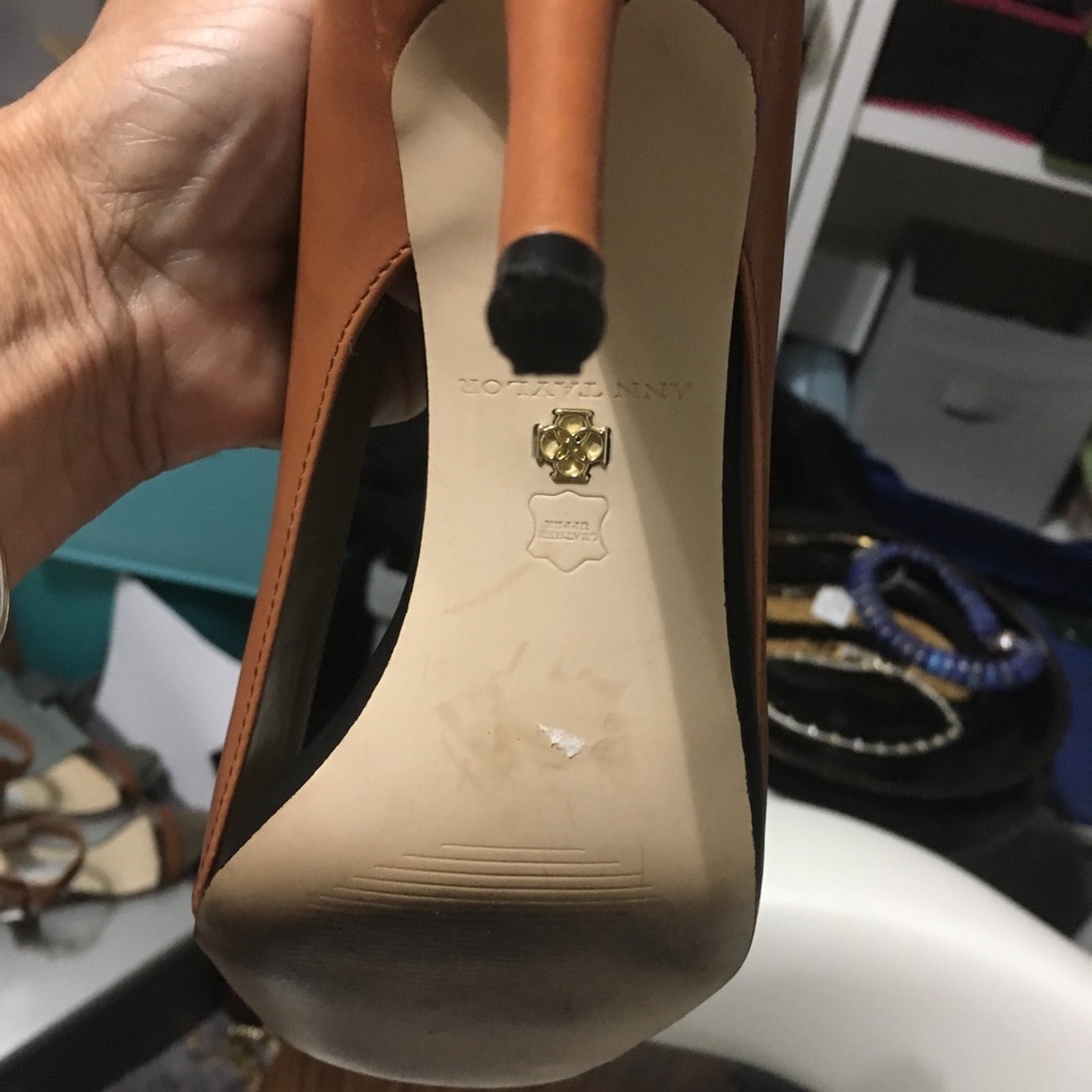 Tri-Color Talbot’s Bag and Ann Taylor Heels 8M - Picture 5 of 8